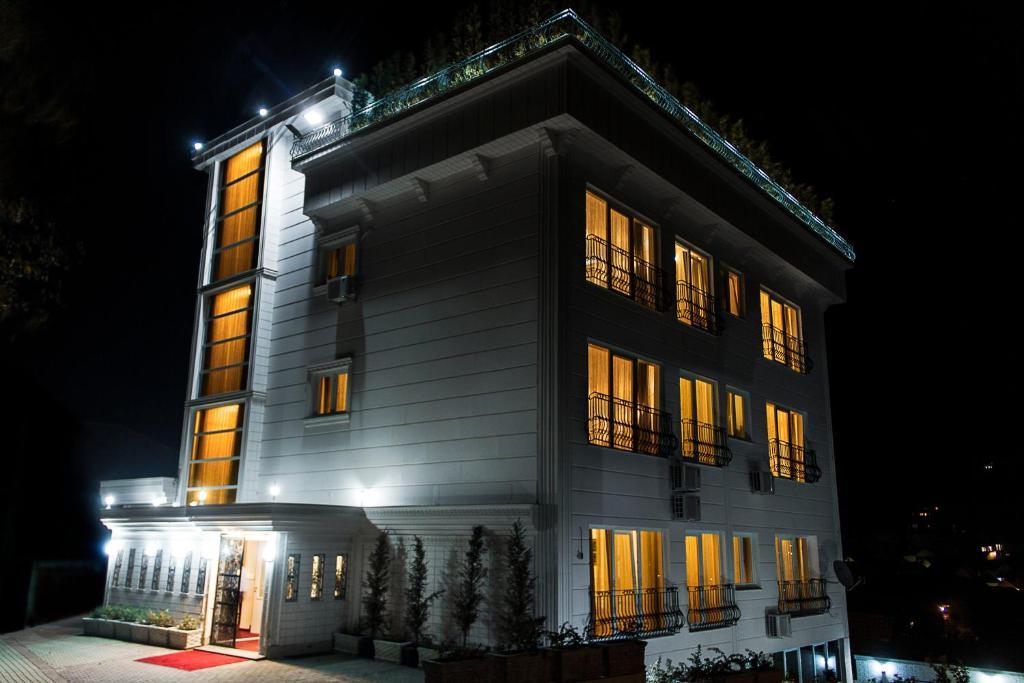 Hotel La Familia Residence Pristina Exterior foto